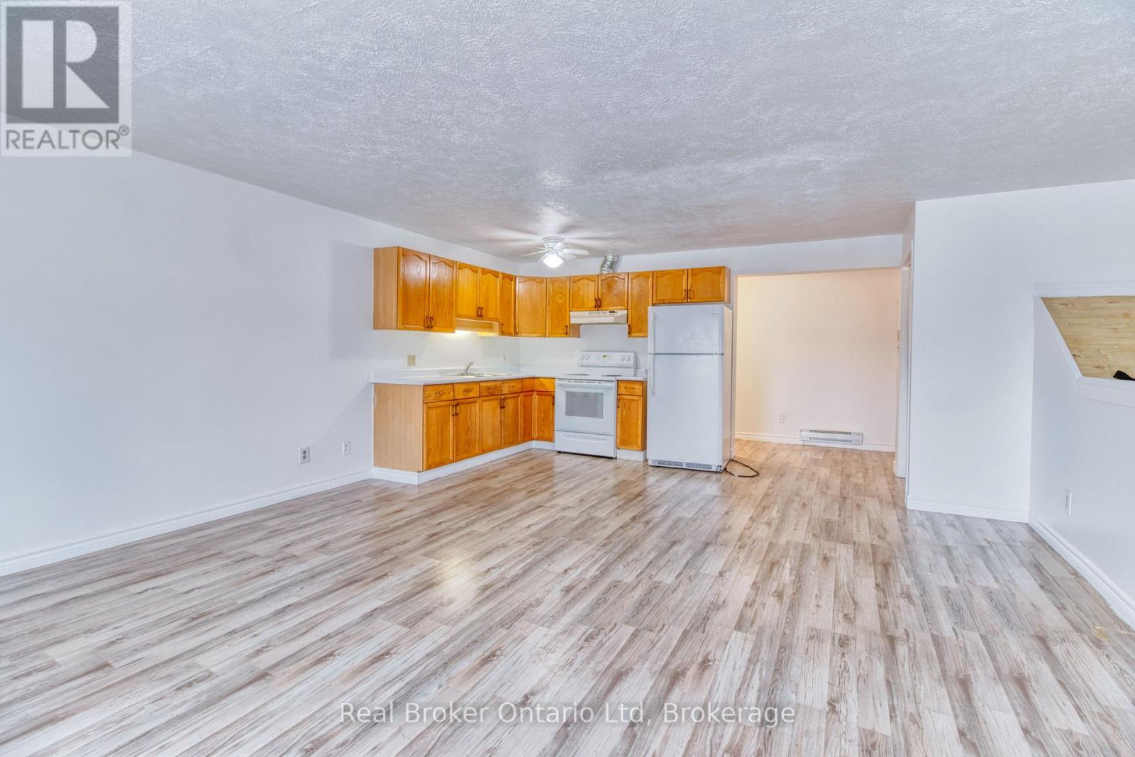 7 - 675 6th Street E, Owen Sound, Ontario  N4K 1G5 - Photo 7 - X12538516