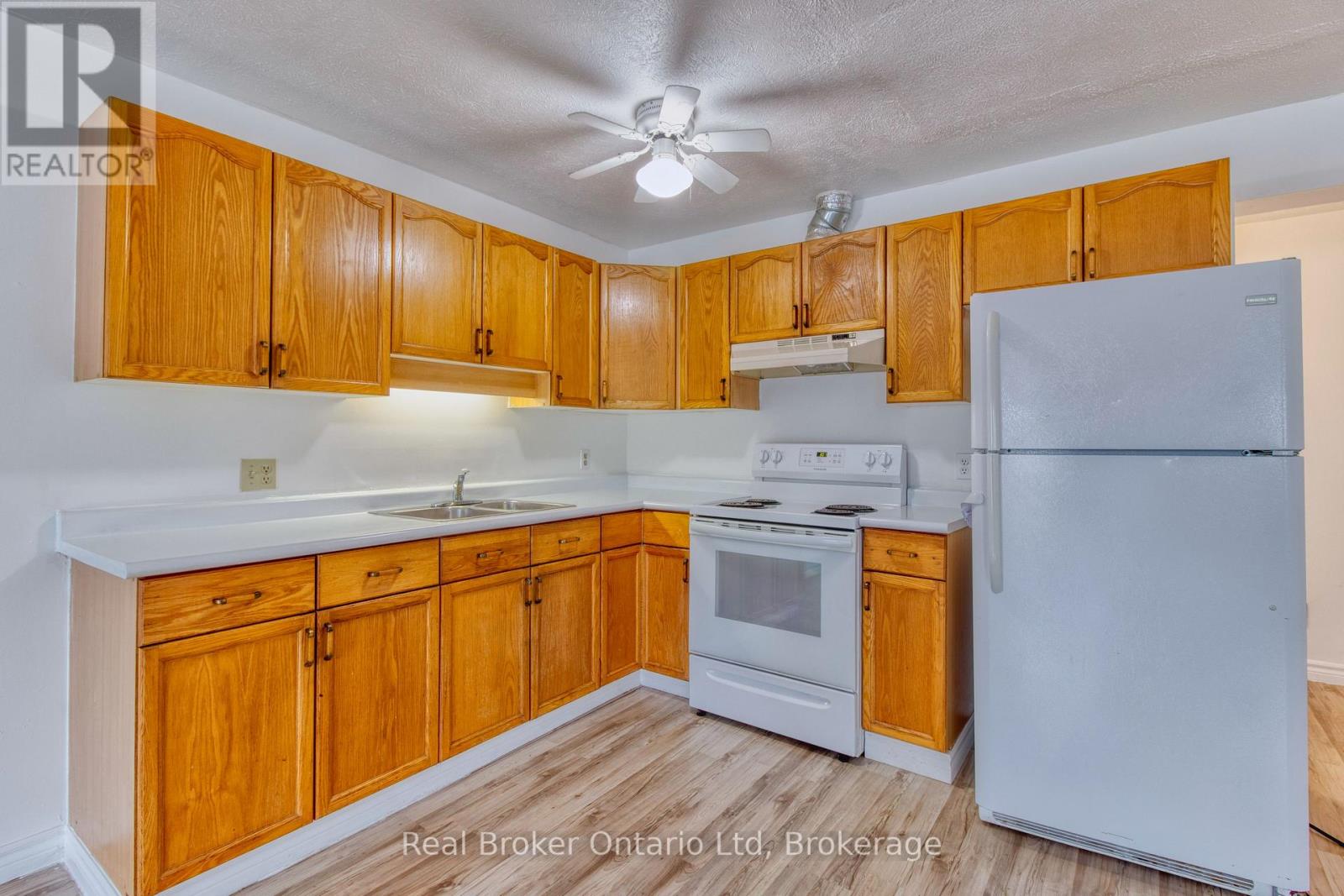 7 - 675 6th Street E, Owen Sound, Ontario  N4K 1G5 - Photo 8 - X12538516