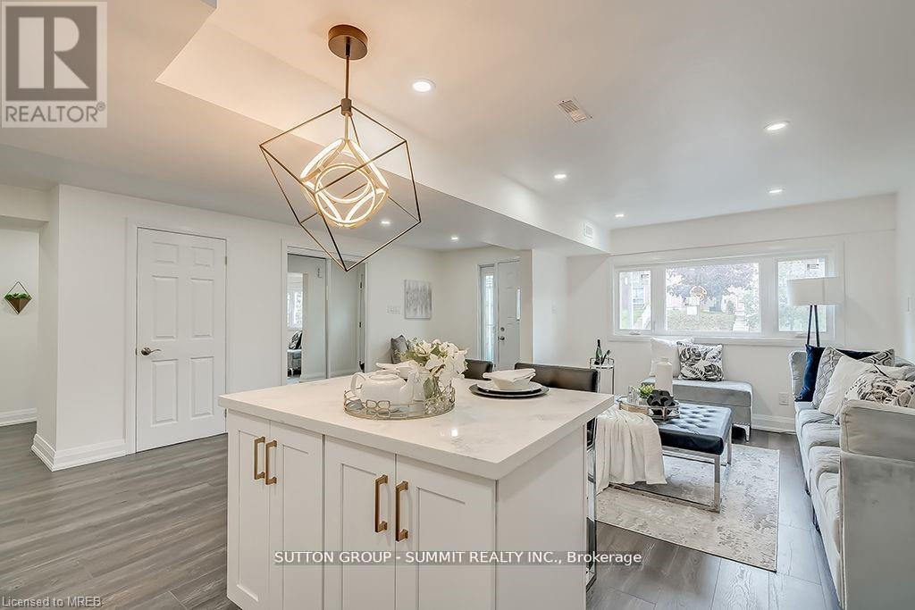 Main - 16 Upper Canada Drive, Kitchener, Ontario  N2P 1E5 - Photo 14 - X12538144