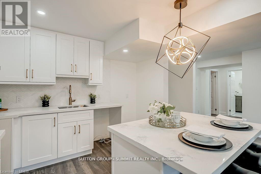 Main - 16 Upper Canada Drive, Kitchener, Ontario  N2P 1E5 - Photo 16 - X12538144