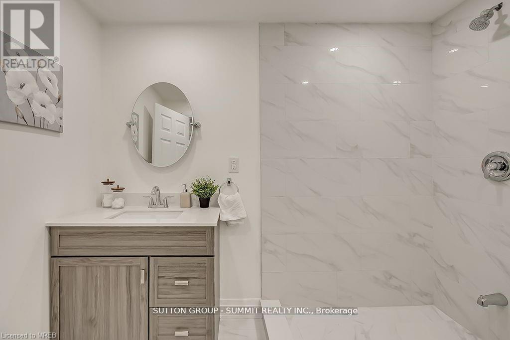 Main - 16 Upper Canada Drive, Kitchener, Ontario  N2P 1E5 - Photo 26 - X12538144