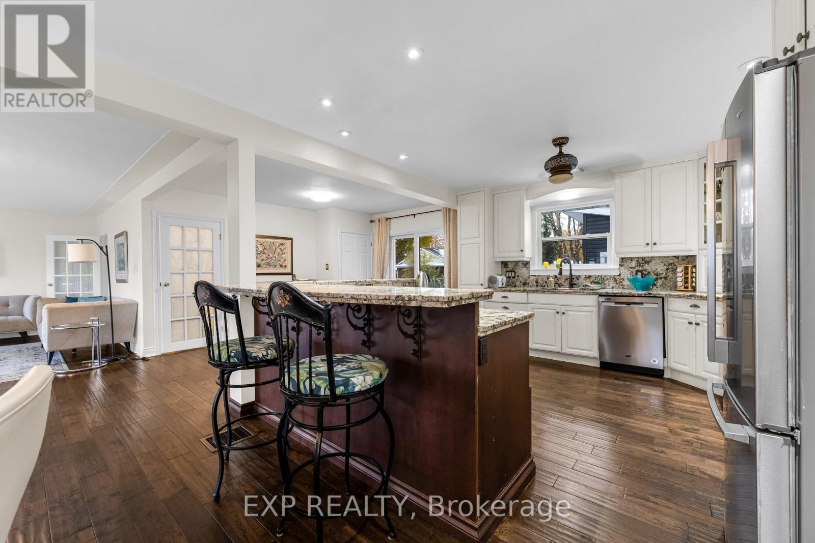 21 Lakeside Drive, Grimsby, Ontario  L3M 2K9 - Photo 16 - X12538222