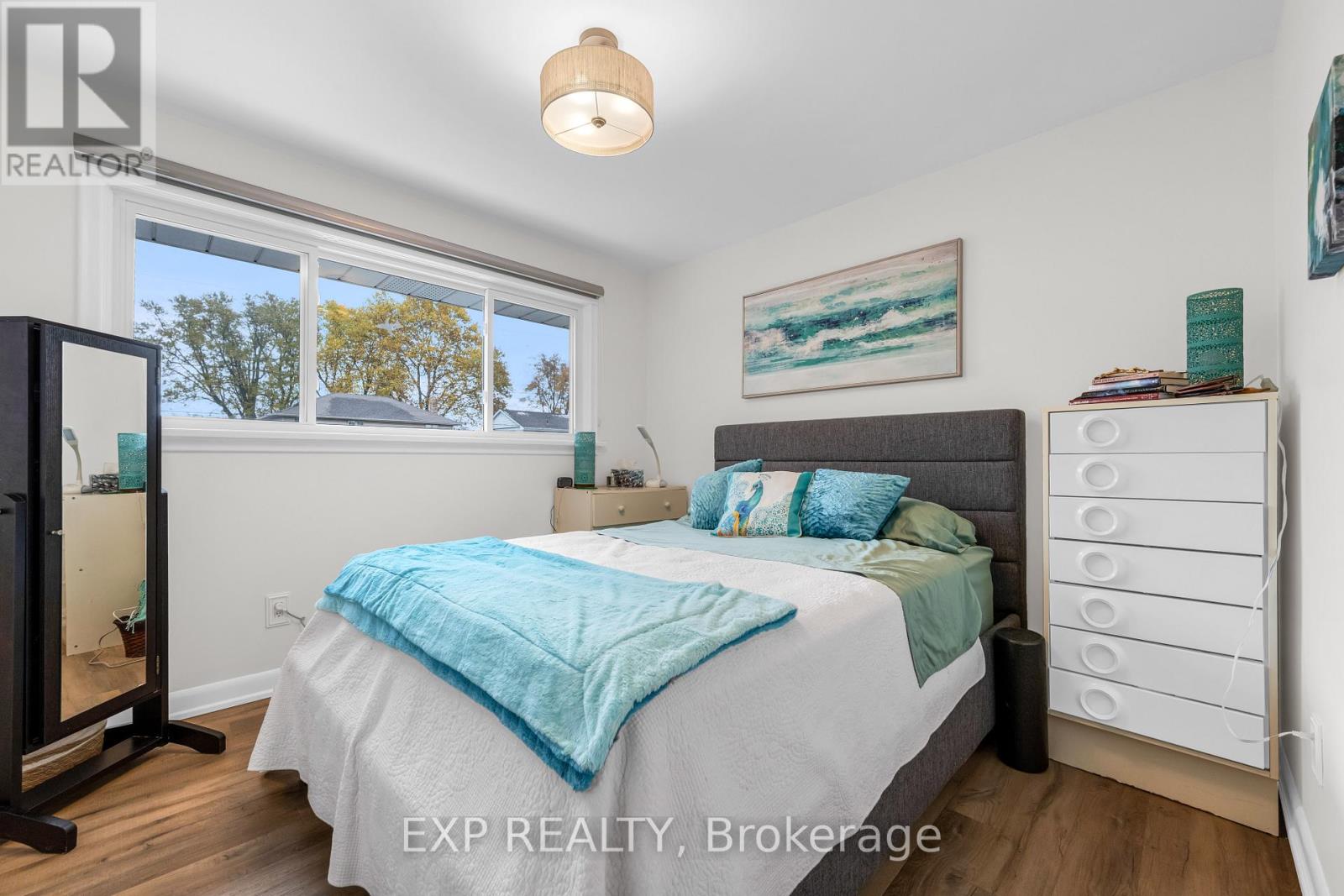 21 Lakeside Drive, Grimsby, Ontario  L3M 2K9 - Photo 20 - X12538222