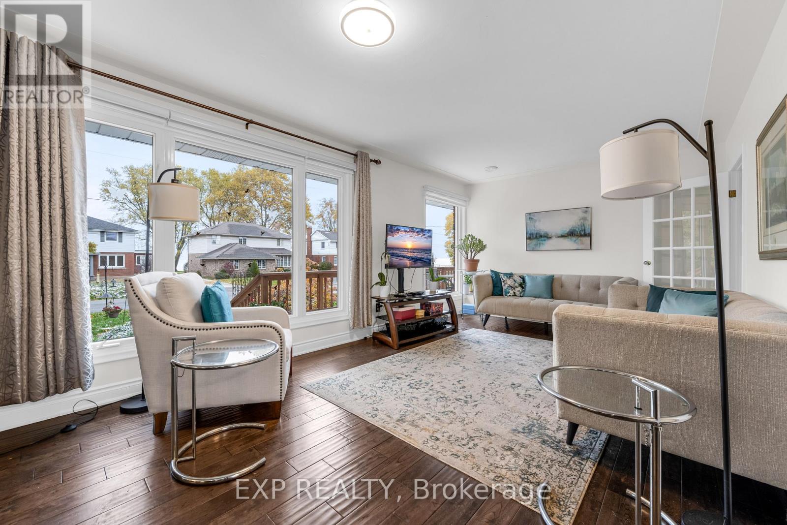 21 Lakeside Drive, Grimsby, Ontario  L3M 2K9 - Photo 8 - X12538222