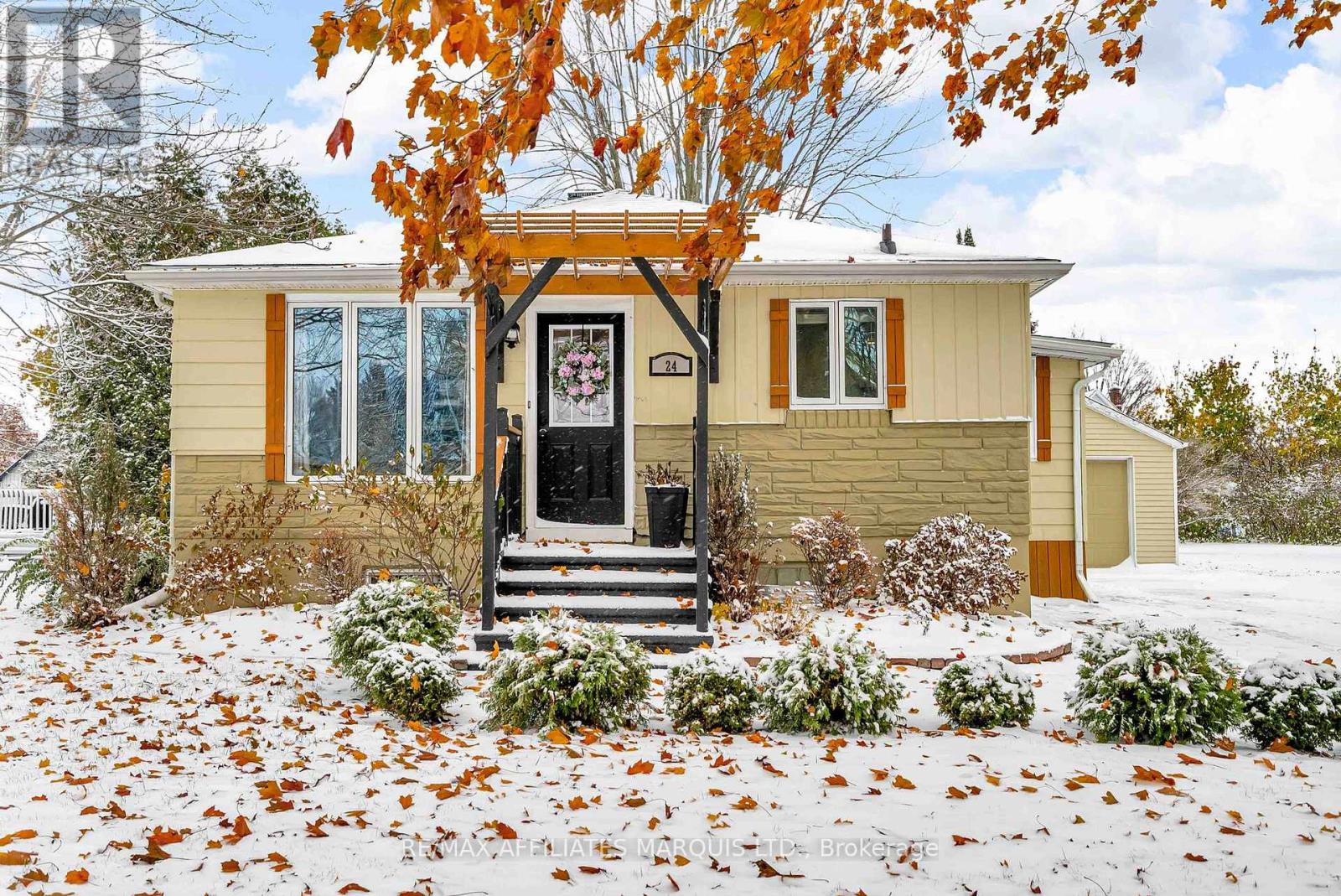 24 Bethune Avenue, South Stormont, Ontario  K0C 1P0 - Photo 2 - X12538422