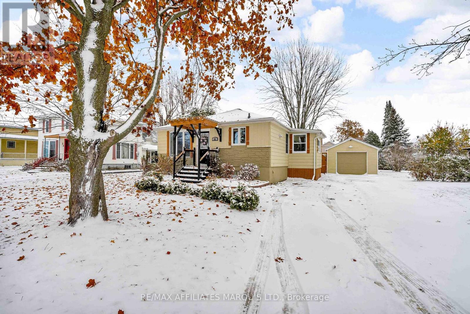 24 Bethune Avenue, South Stormont, Ontario  K0C 1P0 - Photo 4 - X12538422