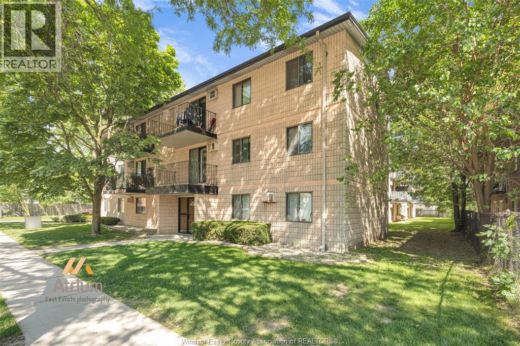3355 Sandwich Street Unit# 102, Windsor, Ontario  N9C 1B2 - Photo 3 - 25028641
