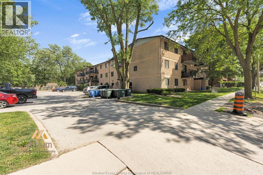 3355 Sandwich Street Unit# 102, Windsor, Ontario  N9C 1B2 - Photo 2 - 25028641
