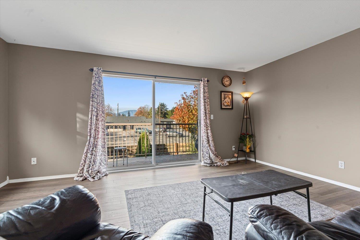 205 45702 Watson Road, Garrison Crossing, Chilliwack, British Columbia  V2R 3E6 - Photo 3 - R3066405