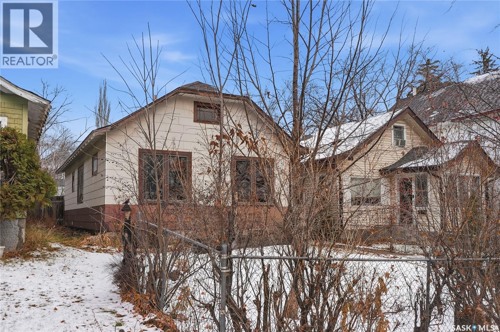 Property at 414 26th STREET W image 2