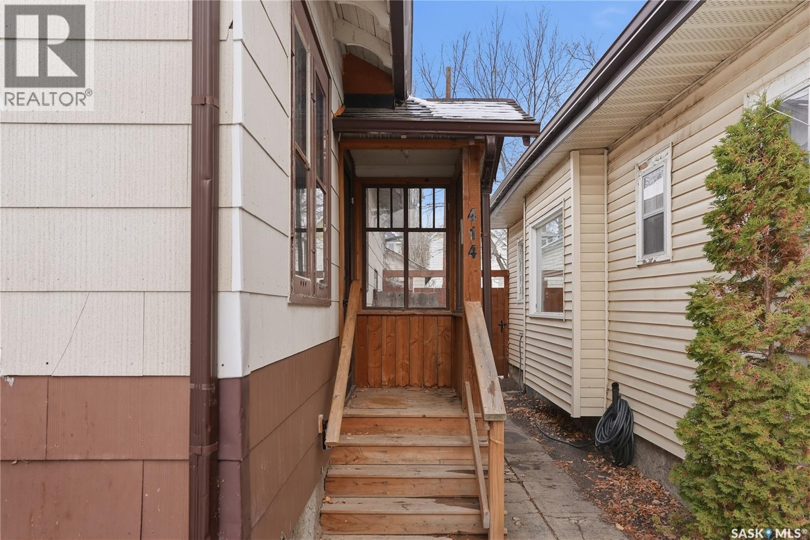 Property at 414 26th STREET W image 3