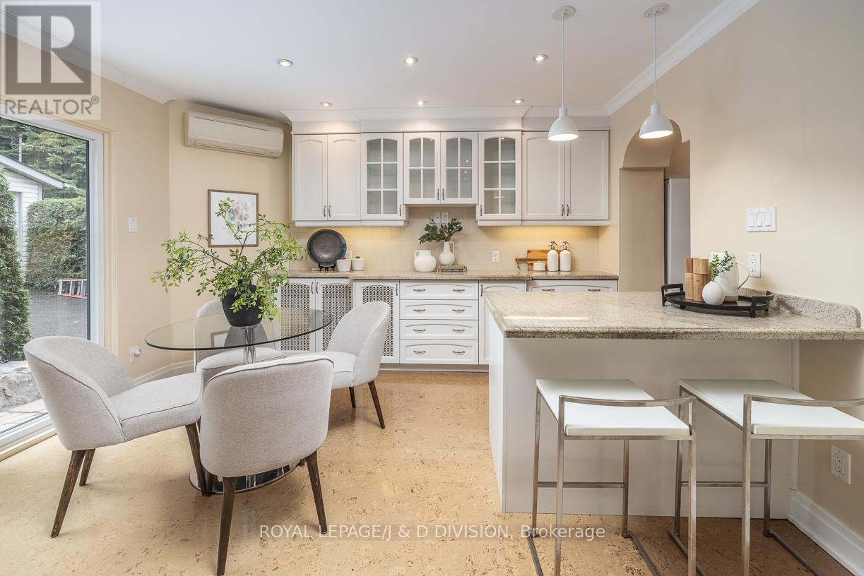 193 Glenview Avenue, Toronto, Ontario  M4R 1R4 - Photo 11 - C12538302