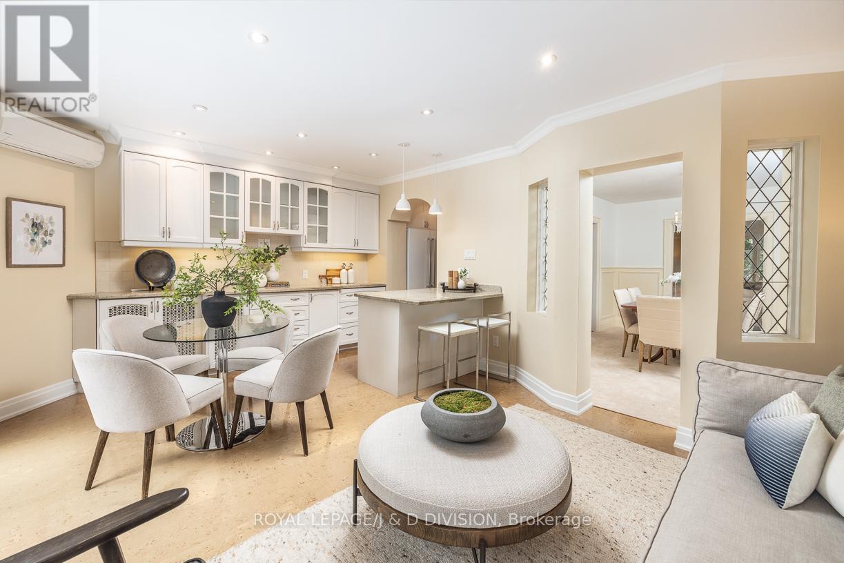 193 Glenview Avenue, Toronto, Ontario  M4R 1R4 - Photo 13 - C12538302