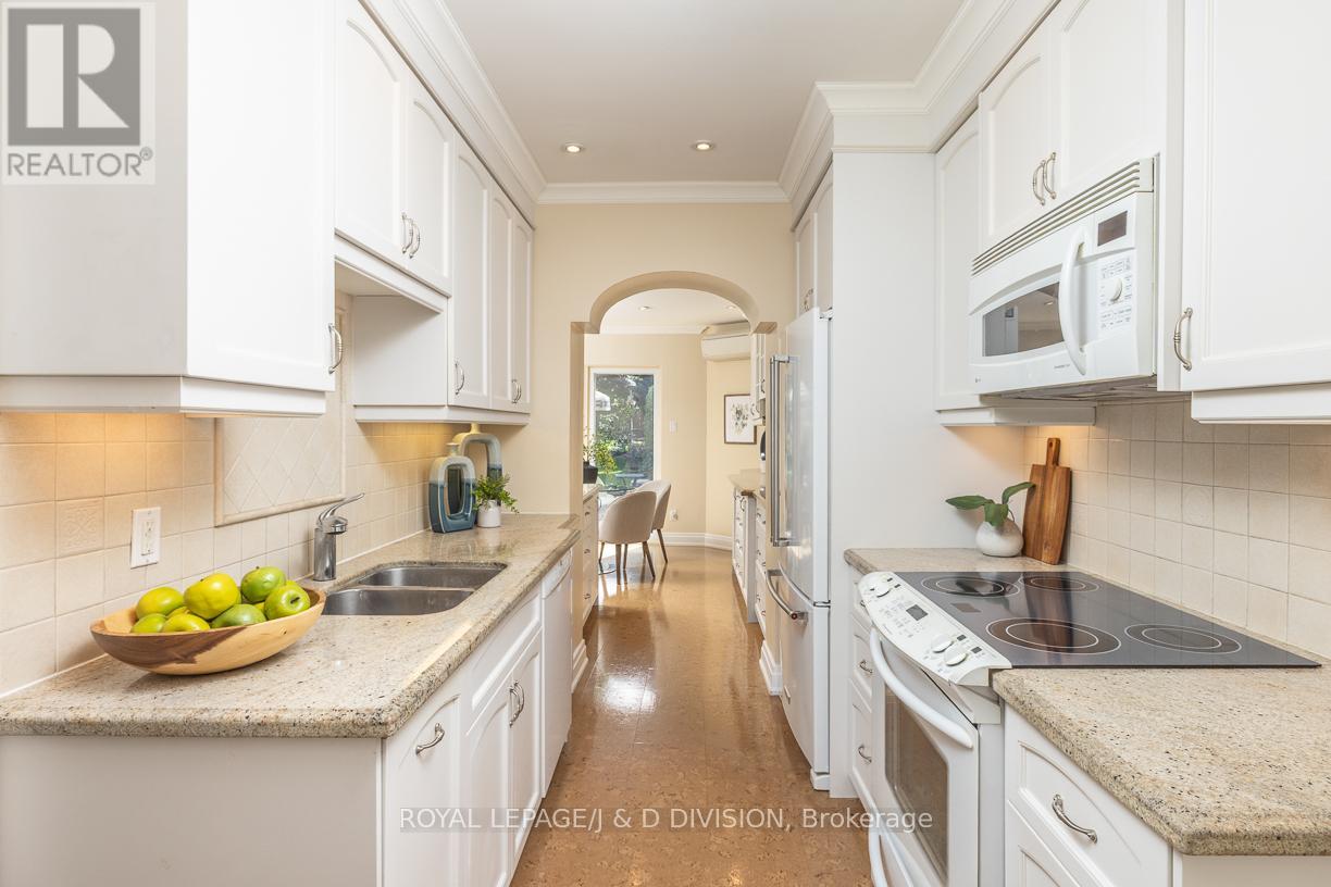 193 Glenview Avenue, Toronto, Ontario  M4R 1R4 - Photo 18 - C12538302