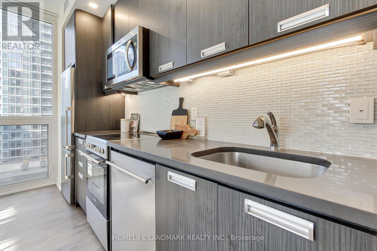 1504 - 99 John Street, Toronto, Ontario  M5V 0S6 - Photo 15 - C12538340