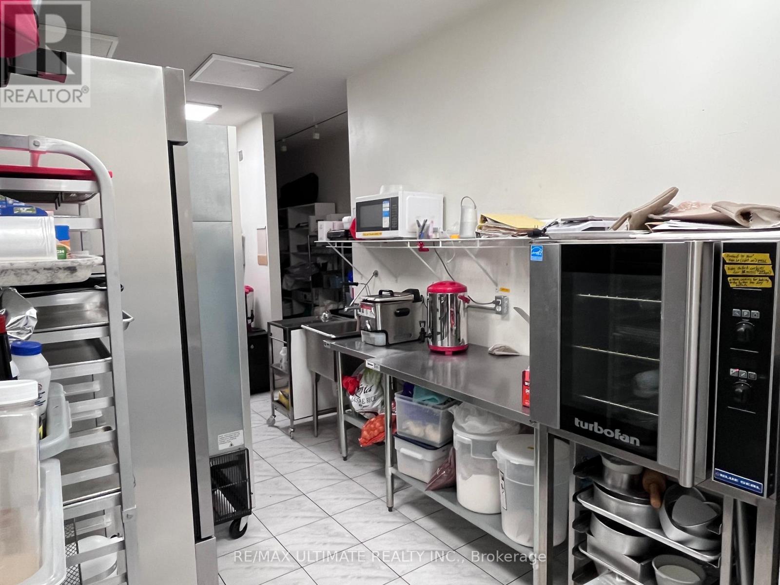 1193 Dundas Street, Toronto, Ontario  M6J 1X3 - Photo 9 - C12538390