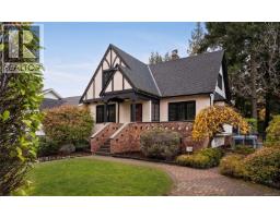 5208 Del Monte Ave Cordova Bay