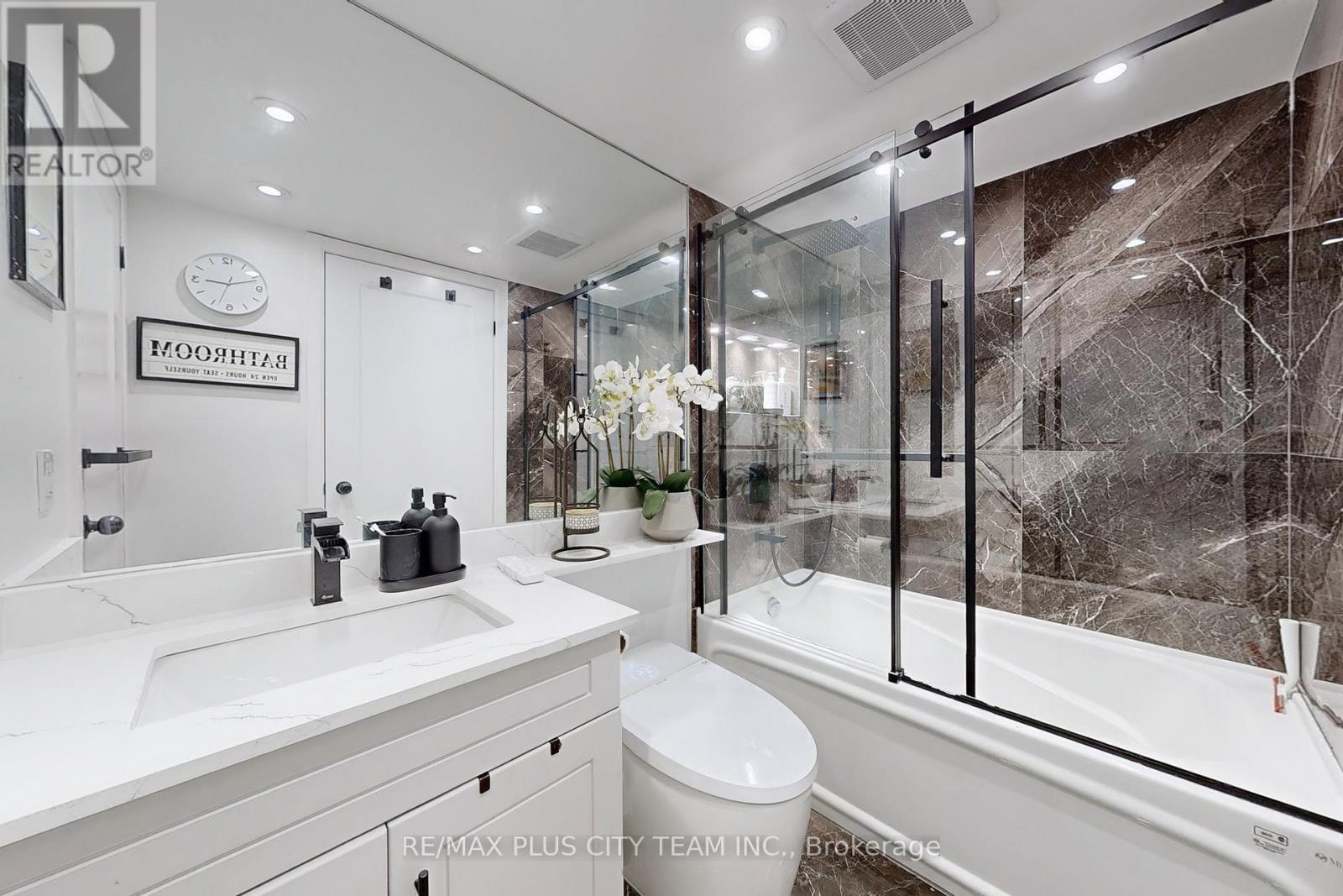 2515 - 8 Park Road, Toronto, Ontario  M4W 3S5 - Photo 17 - C12429673