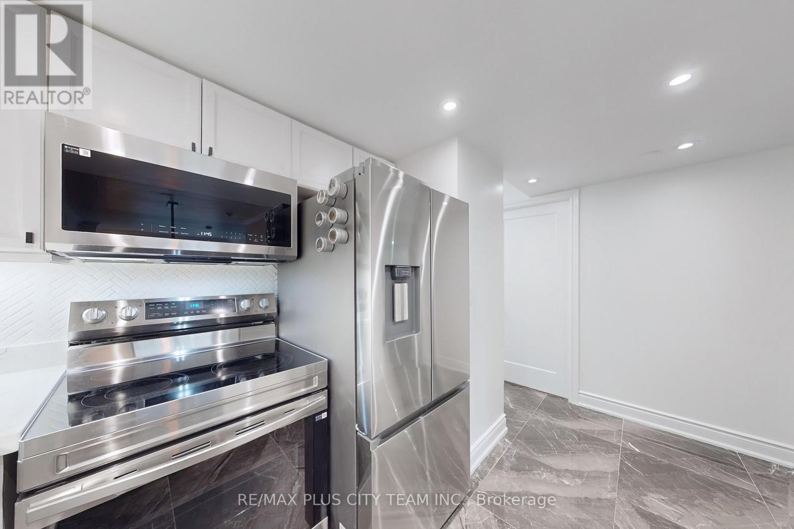 2515 - 8 Park Road, Toronto, Ontario  M4W 3S5 - Photo 10 - C12429673