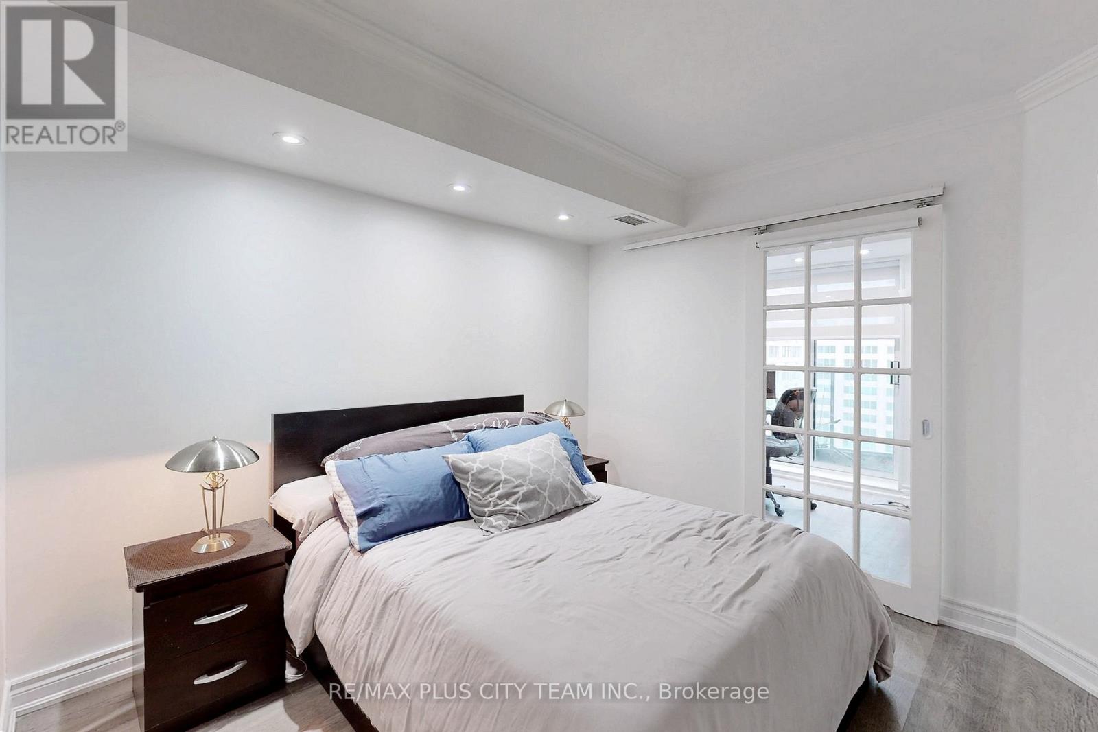 2515 - 8 Park Road, Toronto, Ontario  M4W 3S5 - Photo 12 - C12429673