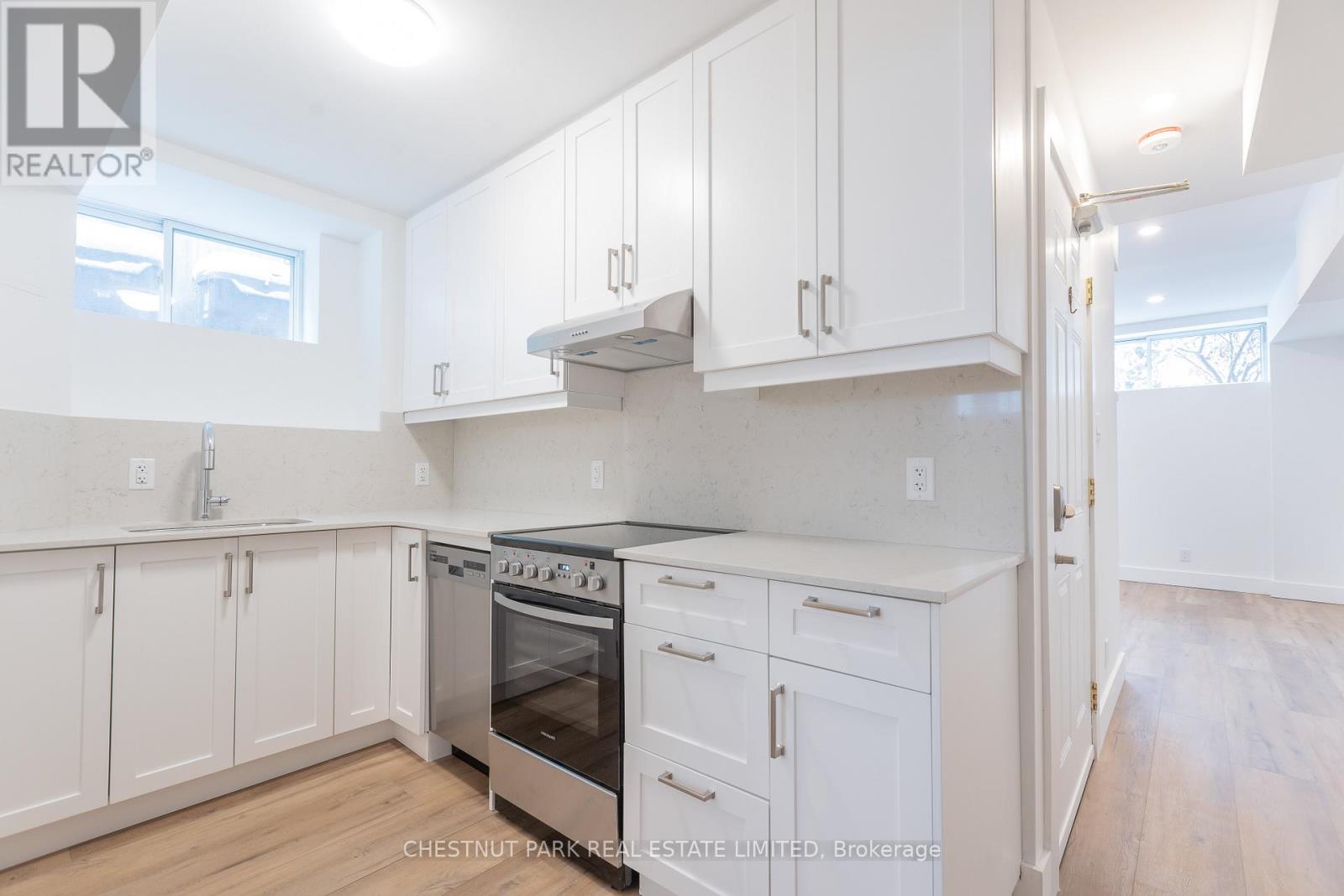 1 - 174 Wheeler Avenue, Toronto, Ontario  M4L 3V4 - Photo 3 - E12538316