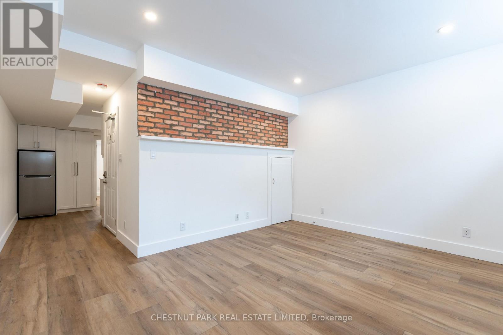 1 - 174 Wheeler Avenue, Toronto, Ontario  M4L 3V4 - Photo 4 - E12538316