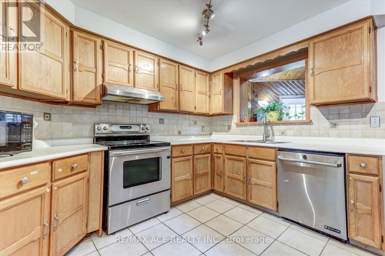 646 Percival Court N, Oshawa, Ontario  L1K 1M4 - Photo 17 - E12538332