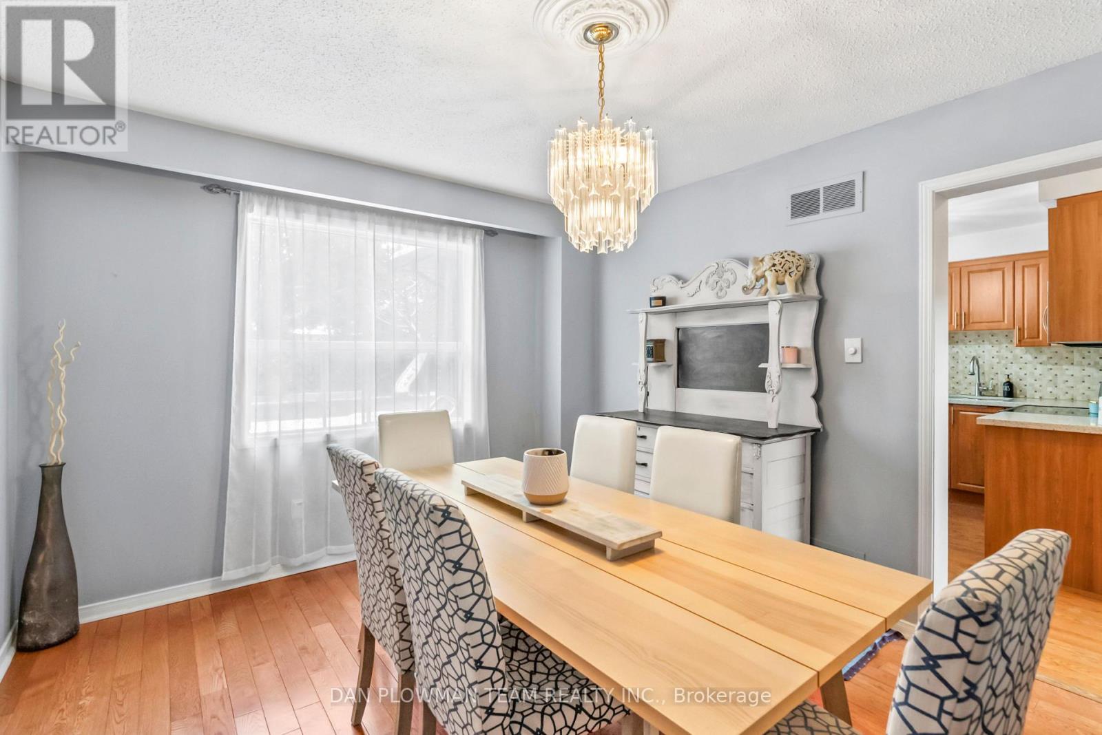 12 Robinson Crescent, Whitby, Ontario  L1N 6W5 - Photo 11 - E12538360