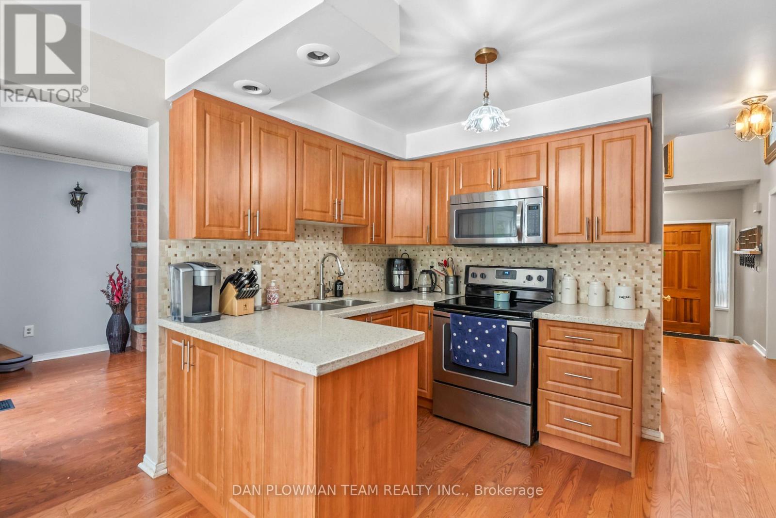 12 Robinson Crescent, Whitby, Ontario  L1N 6W5 - Photo 14 - E12538360