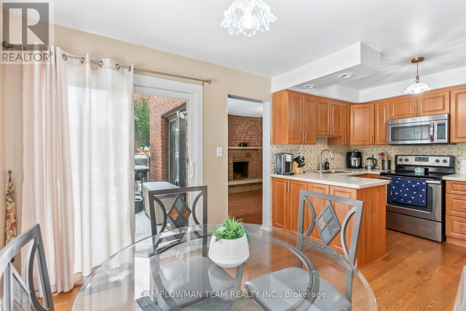 12 Robinson Crescent, Whitby, Ontario  L1N 6W5 - Photo 17 - E12538360