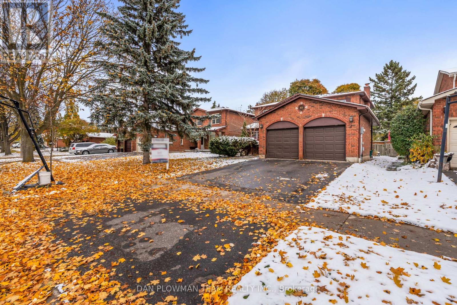 12 Robinson Crescent, Whitby, Ontario  L1N 6W5 - Photo 2 - E12538360