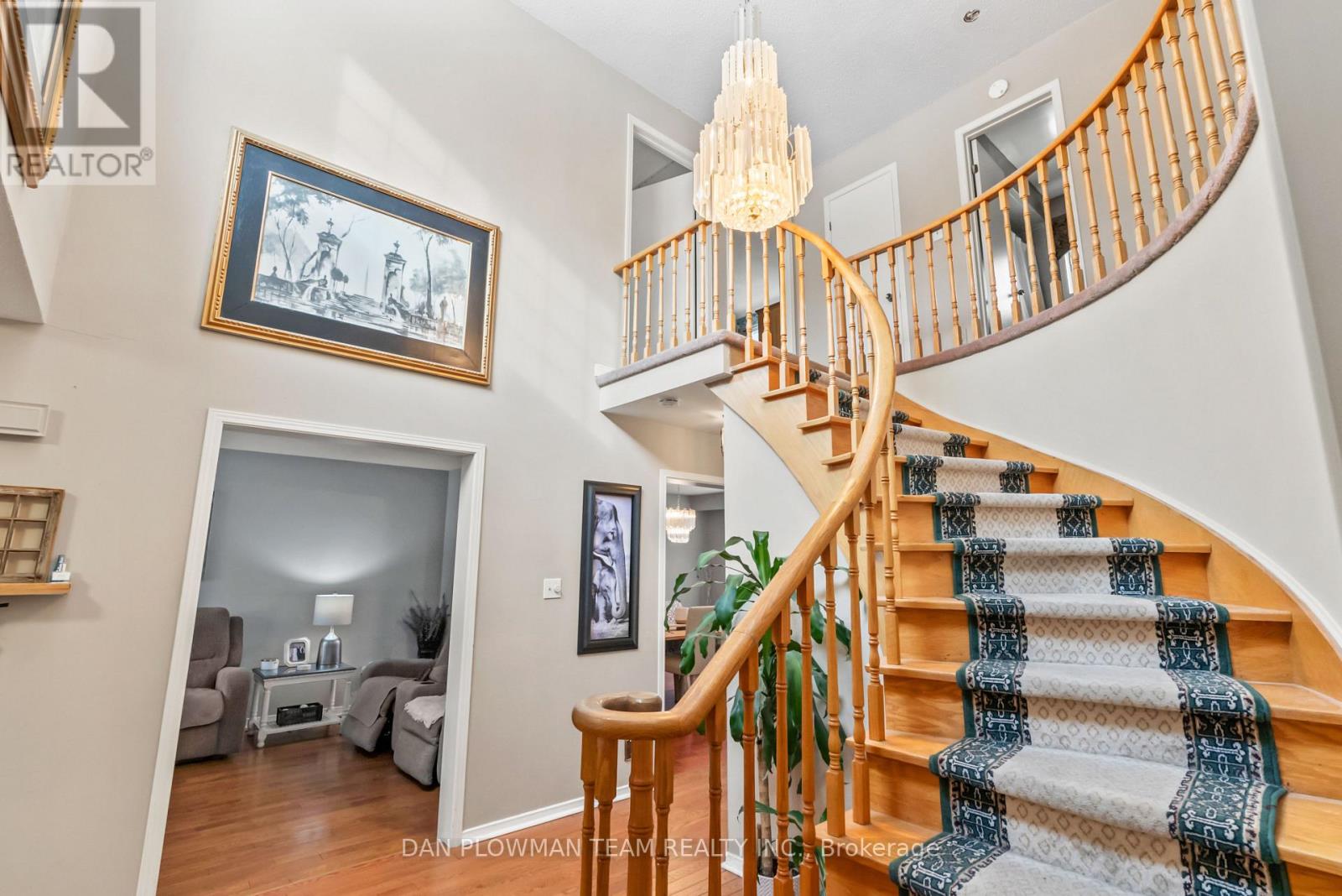 12 Robinson Crescent, Whitby, Ontario  L1N 6W5 - Photo 6 - E12538360