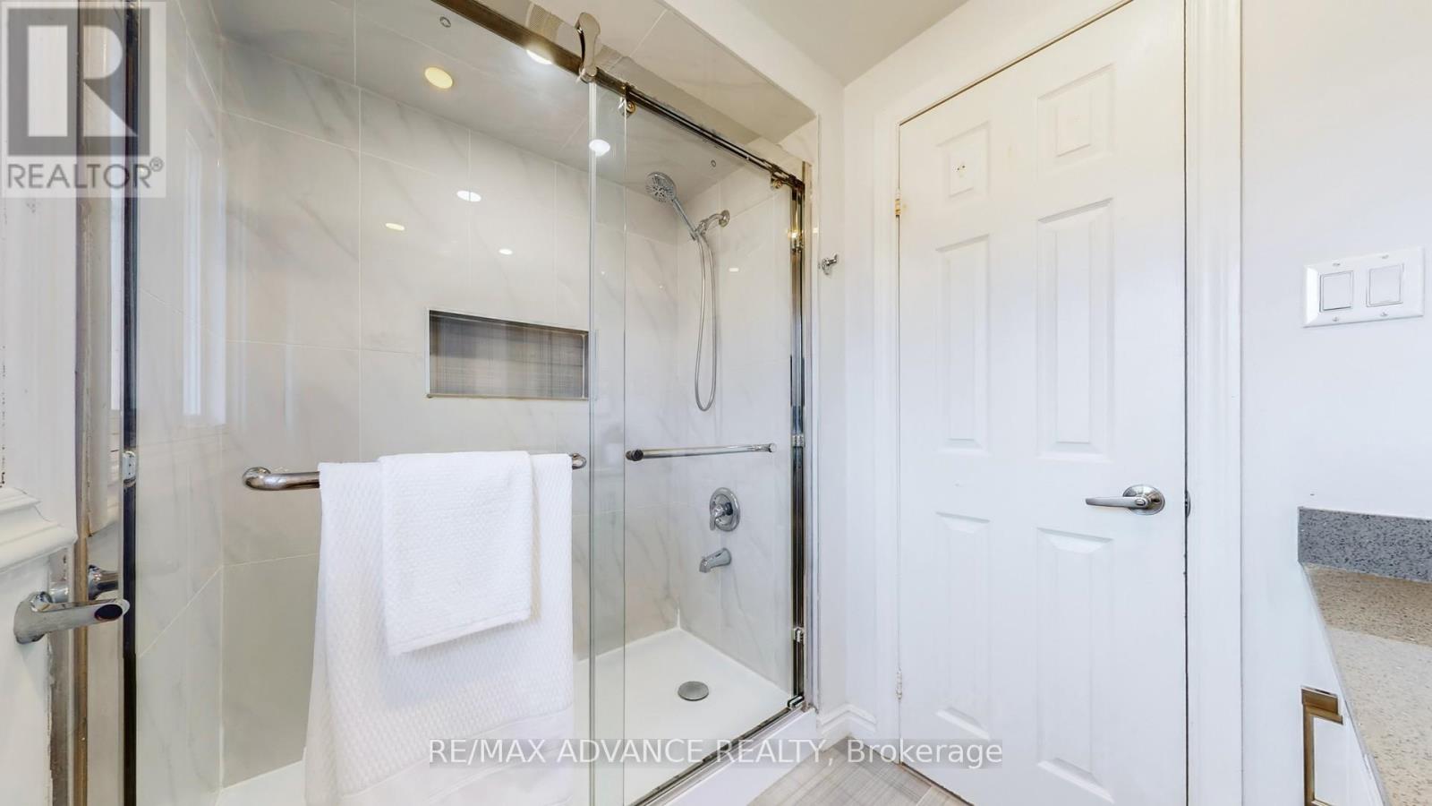 46 Deverill Crescent, Ajax, Ontario  L1T 1S7 - Photo 19 - E12538366