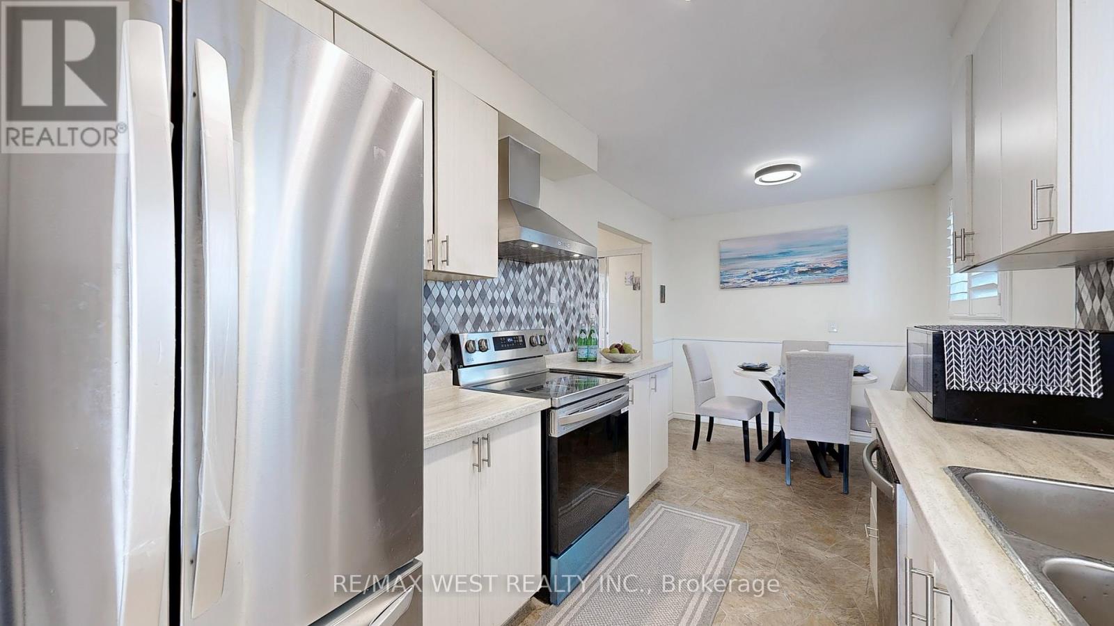 325 Killarney Court, Oshawa, Ontario  L1J 6C6 - Photo 13 - E12538402