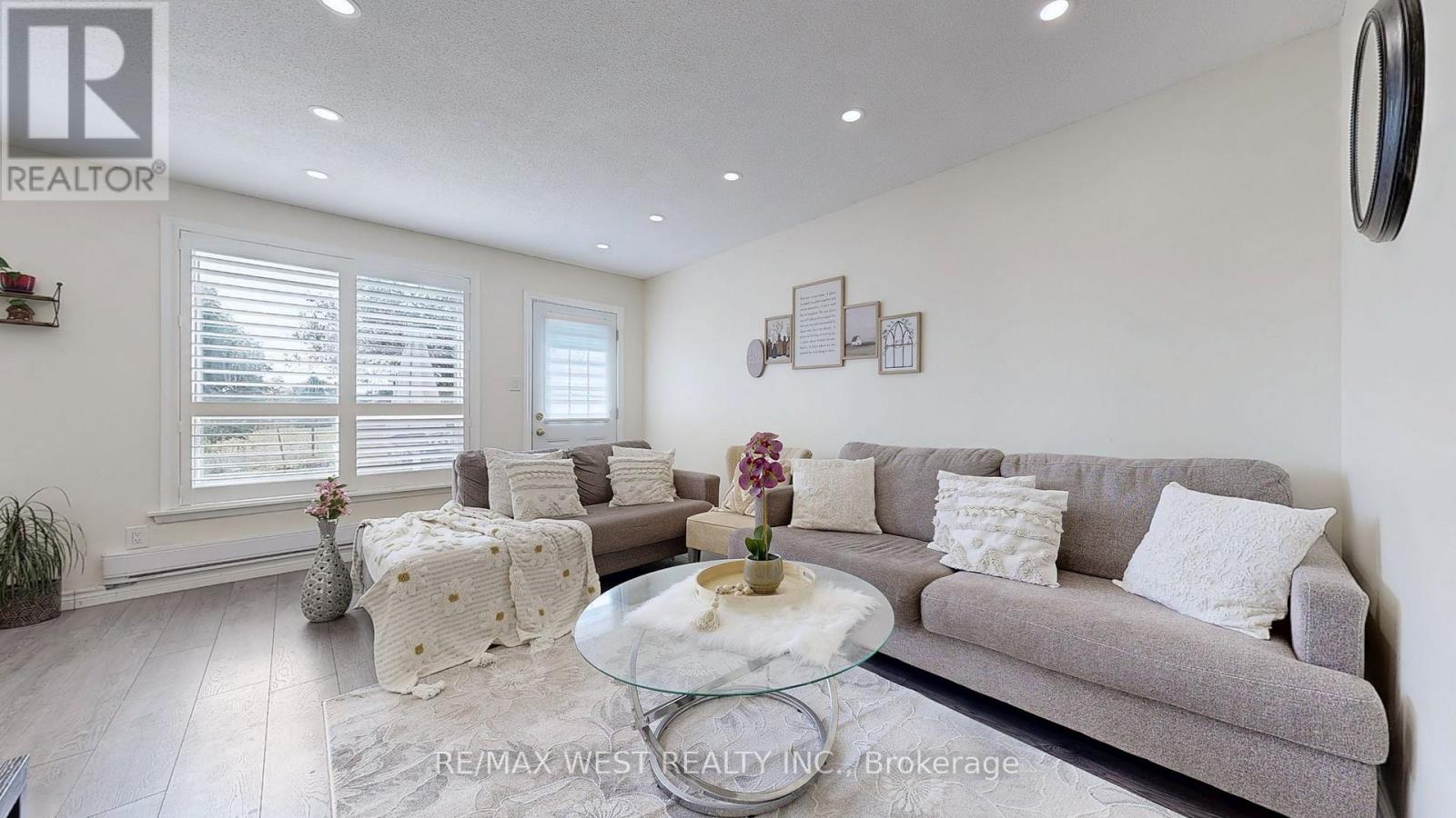 325 Killarney Court, Oshawa, Ontario  L1J 6C6 - Photo 6 - E12538402