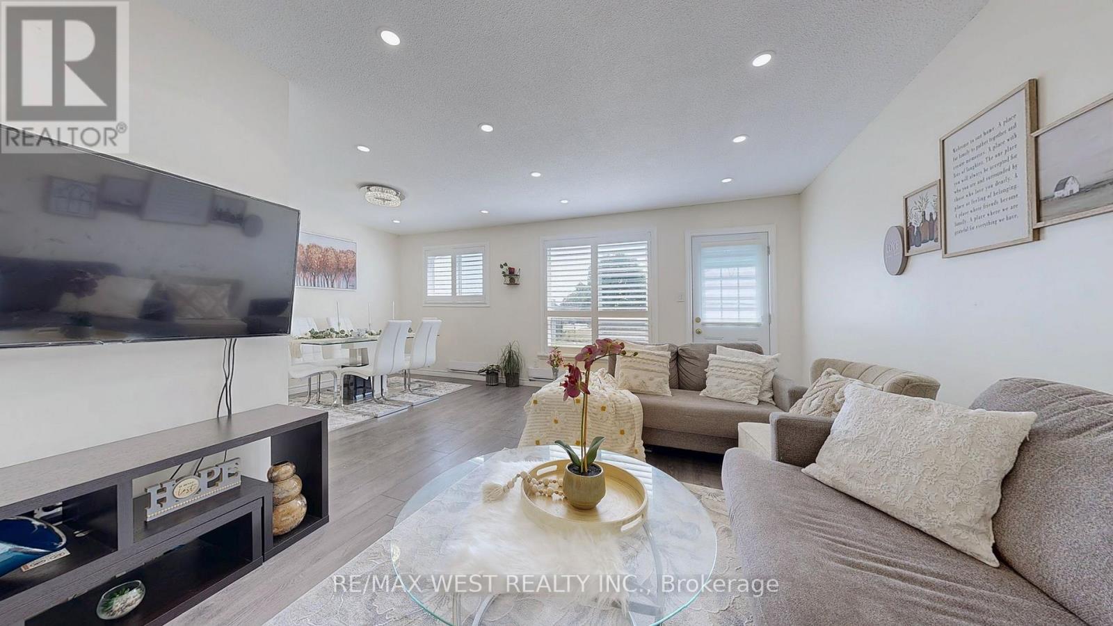 325 Killarney Court, Oshawa, Ontario  L1J 6C6 - Photo 8 - E12538402