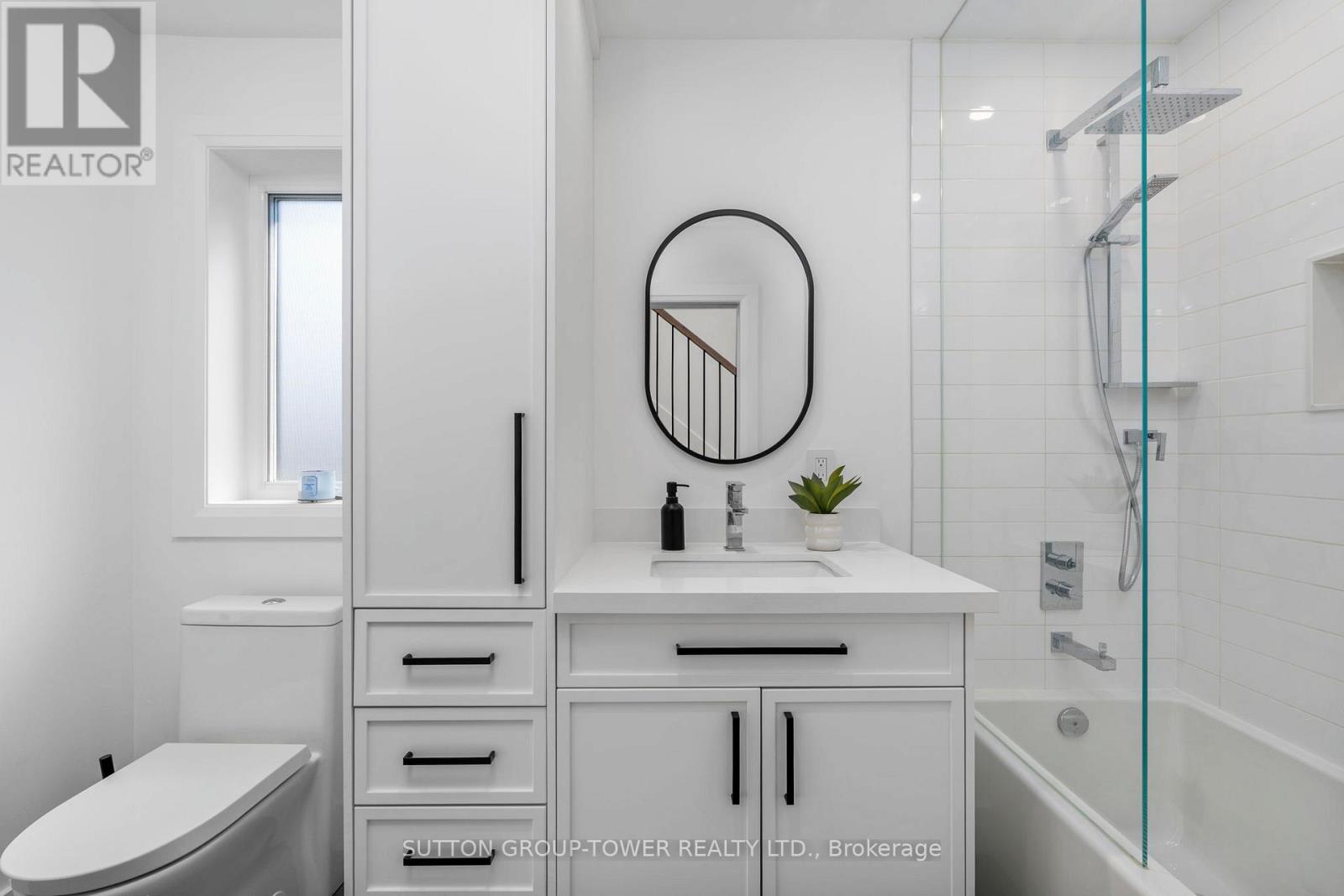 560 Glen Park Avenue, Toronto, Ontario M6B 2G5 - Photo 15 - W12269766