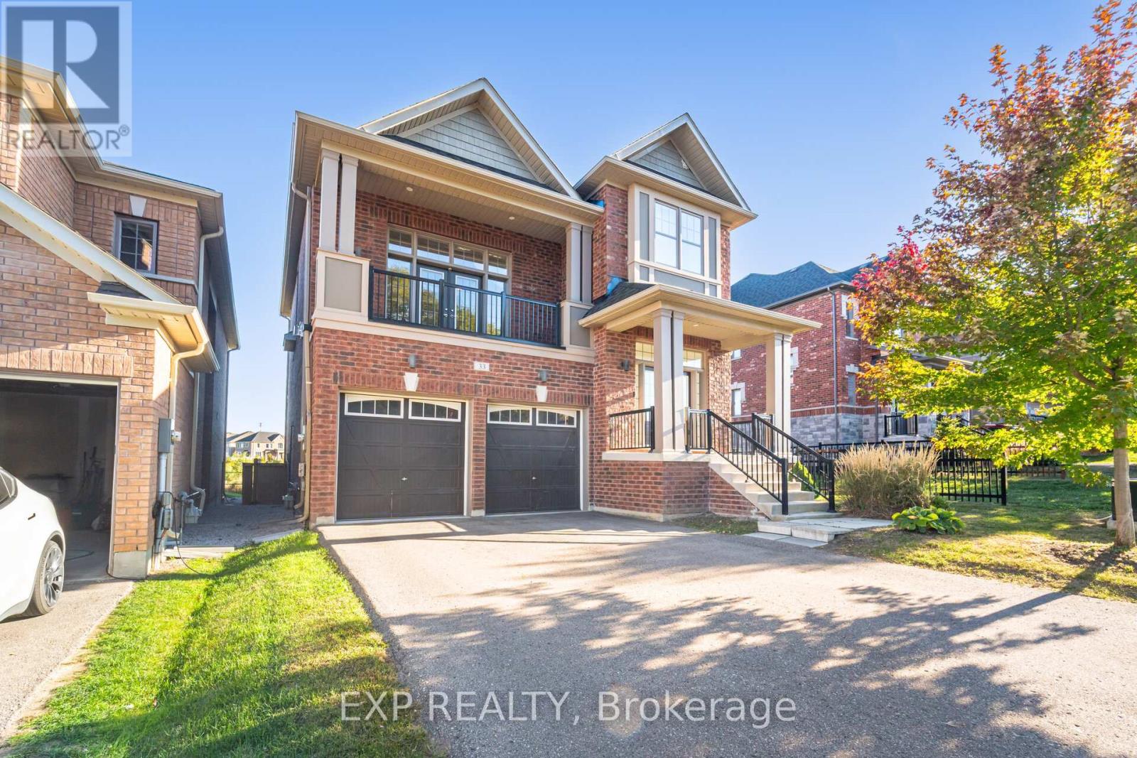 33 CHARLOTTE ABBY DRIVE, East Gwillimbury, Ontario