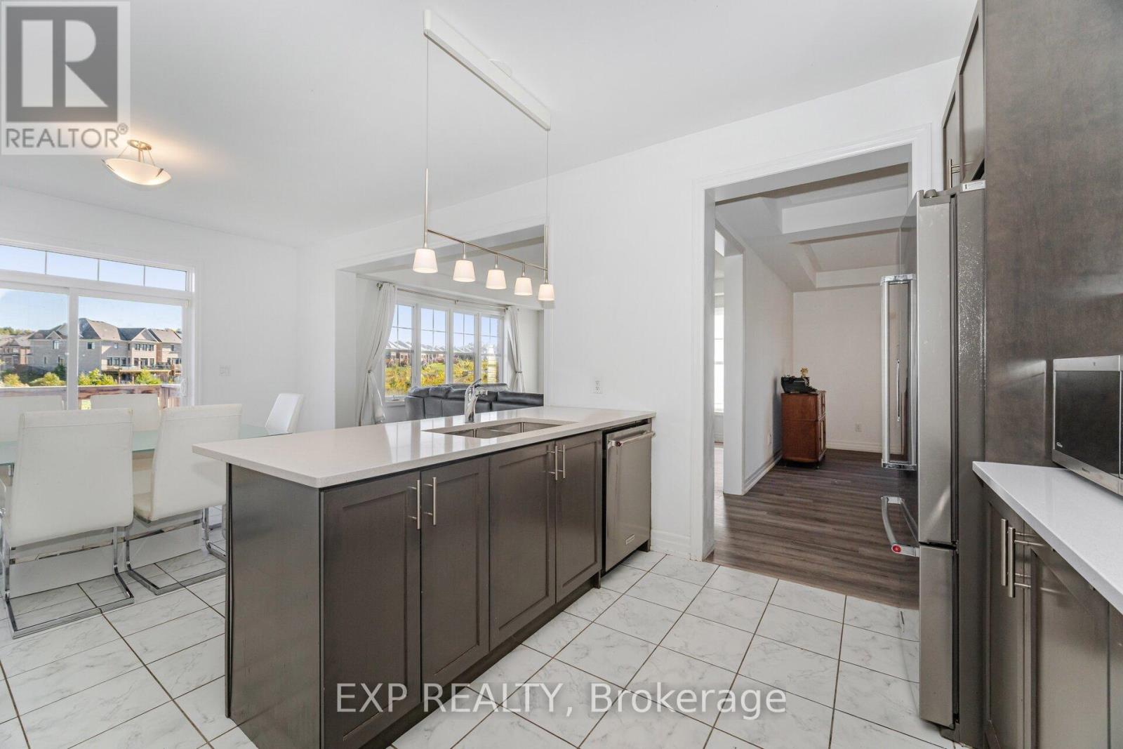 33 Charlotte Abby Drive, East Gwillimbury, Ontario  L9N 0T1 - Photo 16 - N12538274