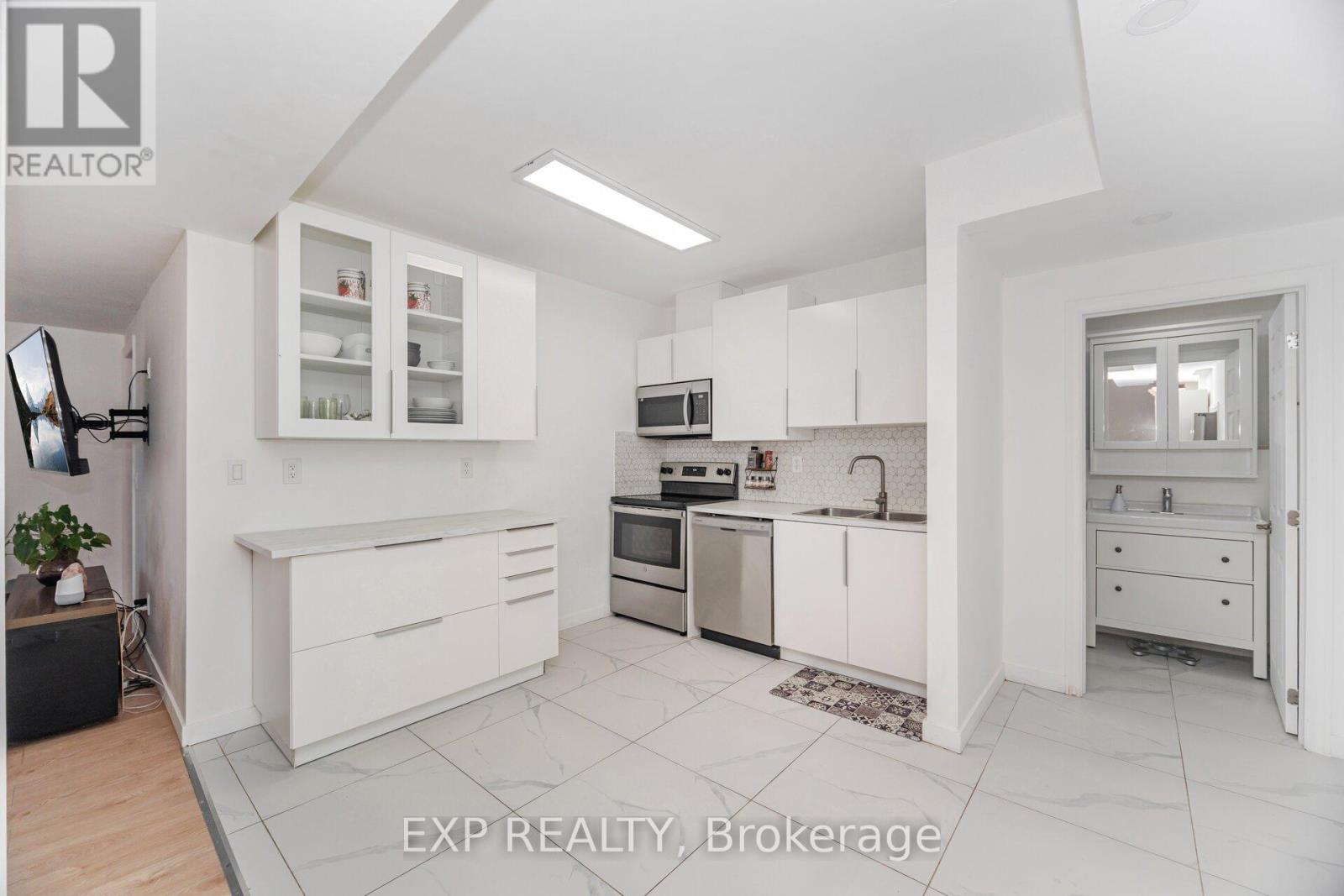 33 Charlotte Abby Drive, East Gwillimbury, Ontario  L9N 0T1 - Photo 42 - N12538274