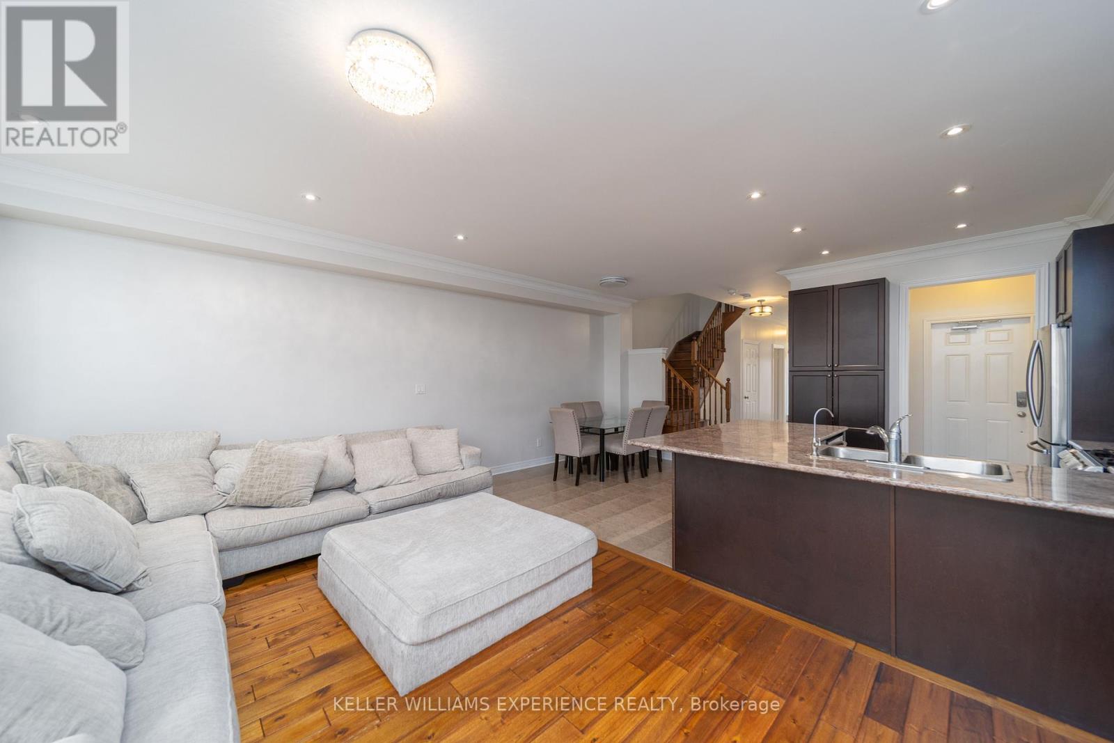 6 Weaver Terrace, New Tecumseth (Tottenham), Ontario  L0G 1W0 - Photo 8 - N12538312