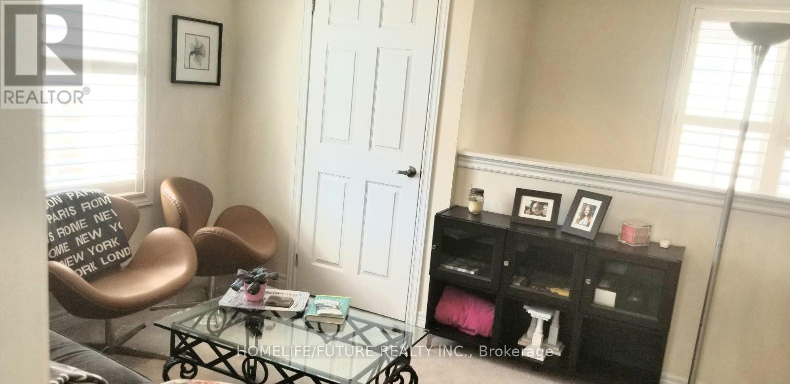 2812 Donald Cousens Parkway, Markham, Ontario  L6B 1H2 - Photo 2 - N12538348