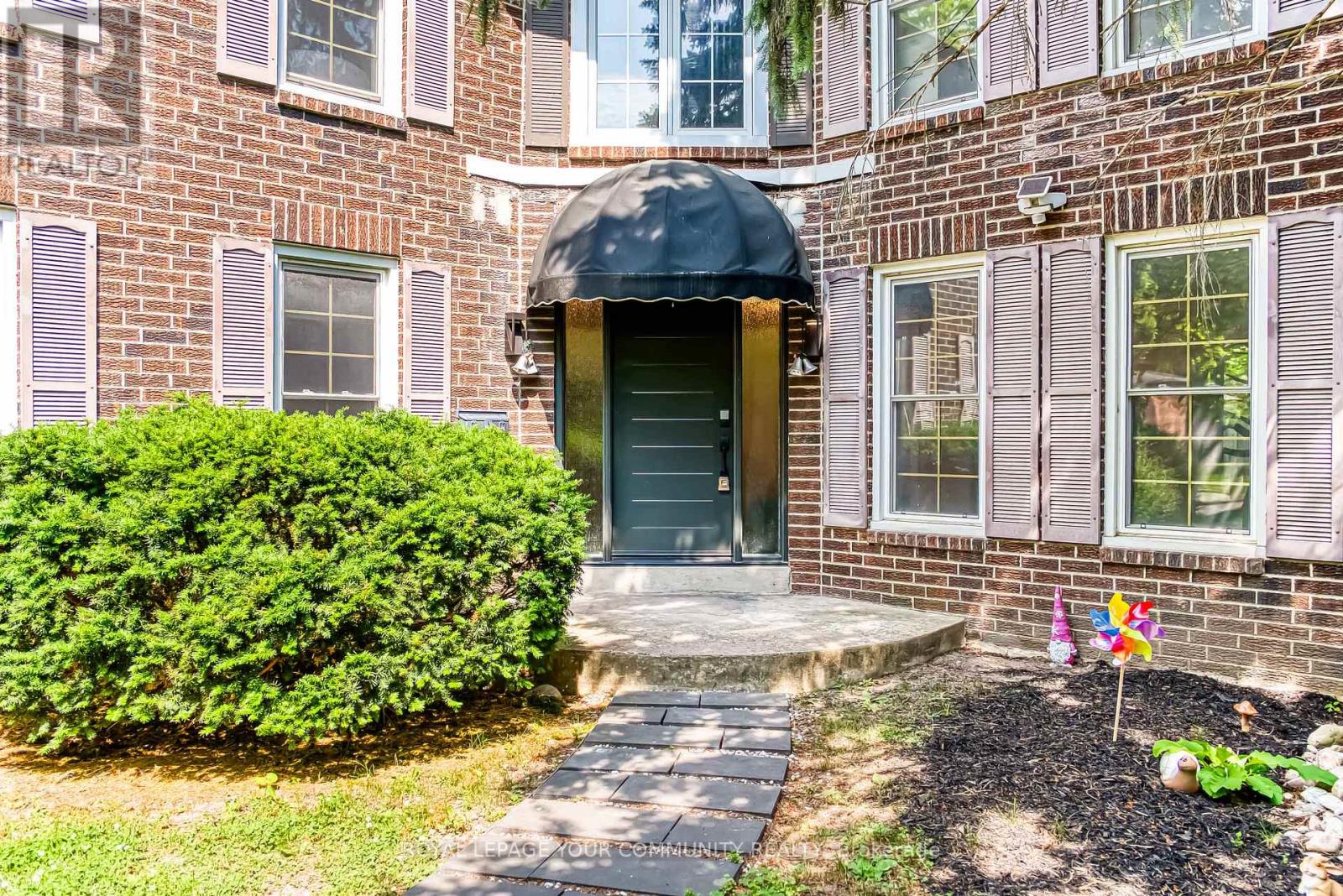 14 Julia Street, Markham, Ontario  L3T 4R9 - Photo 3 - N12538356