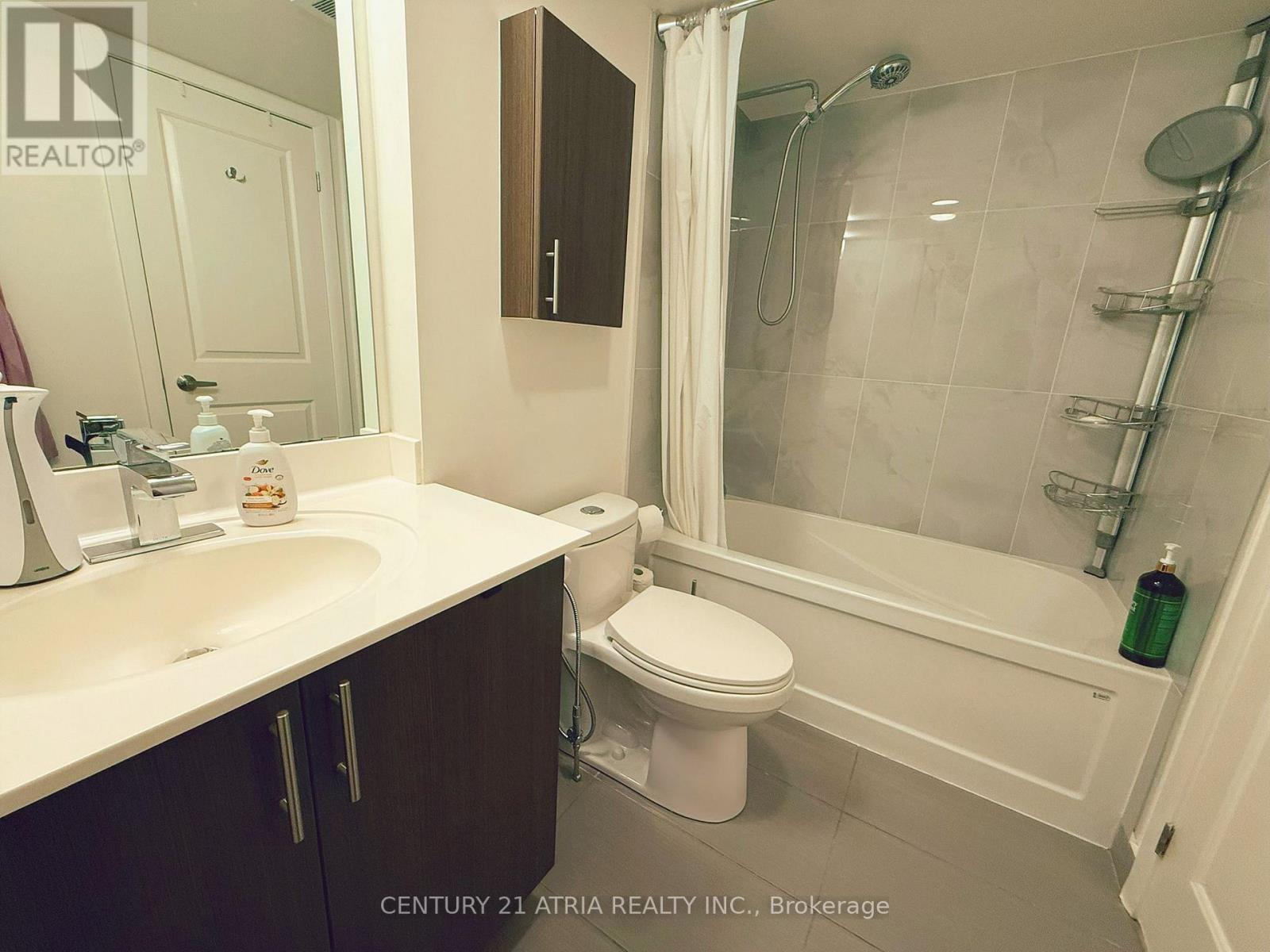 310 - 75 Norman Bethune Avenue, Richmond Hill, Ontario  L4B 0B6 - Photo 6 - N12538372