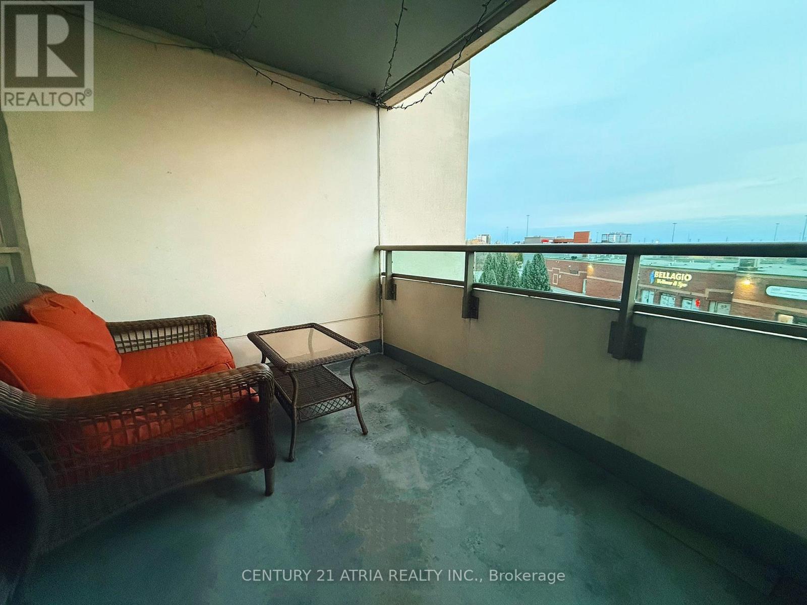 310 - 75 Norman Bethune Avenue, Richmond Hill, Ontario  L4B 0B6 - Photo 8 - N12538372