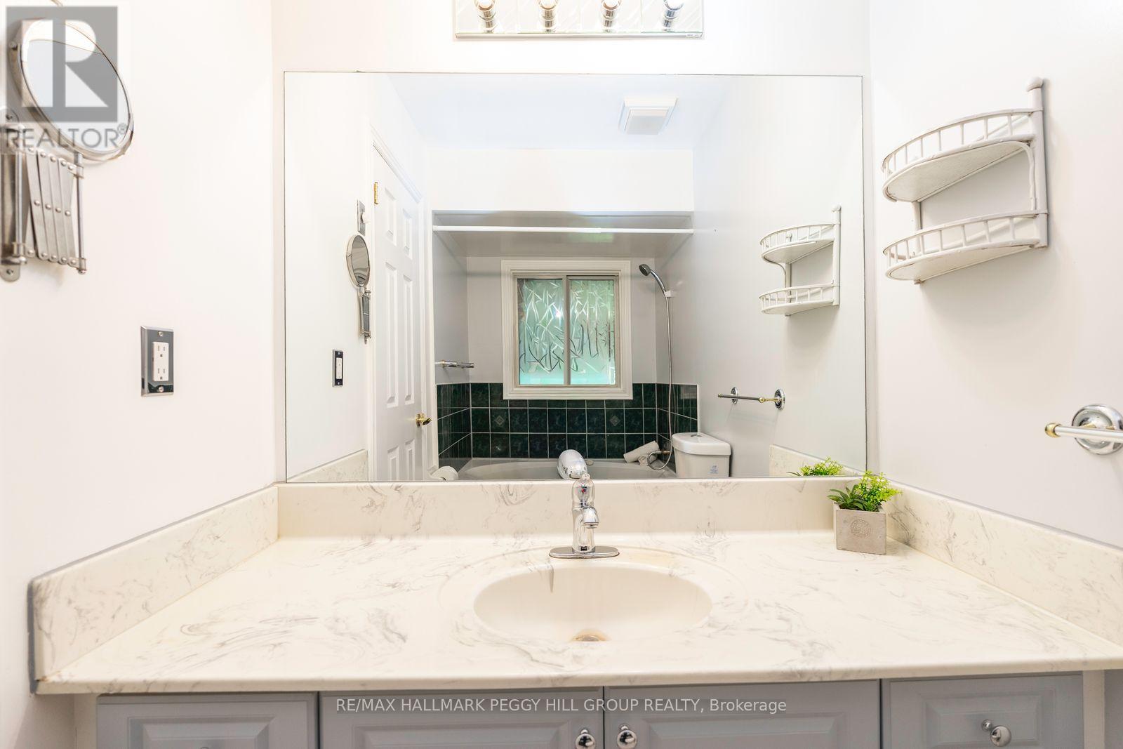 1992 Annecca Street, Innisfil, Ontario  L9S 1W8 - Photo 11 - N12538382