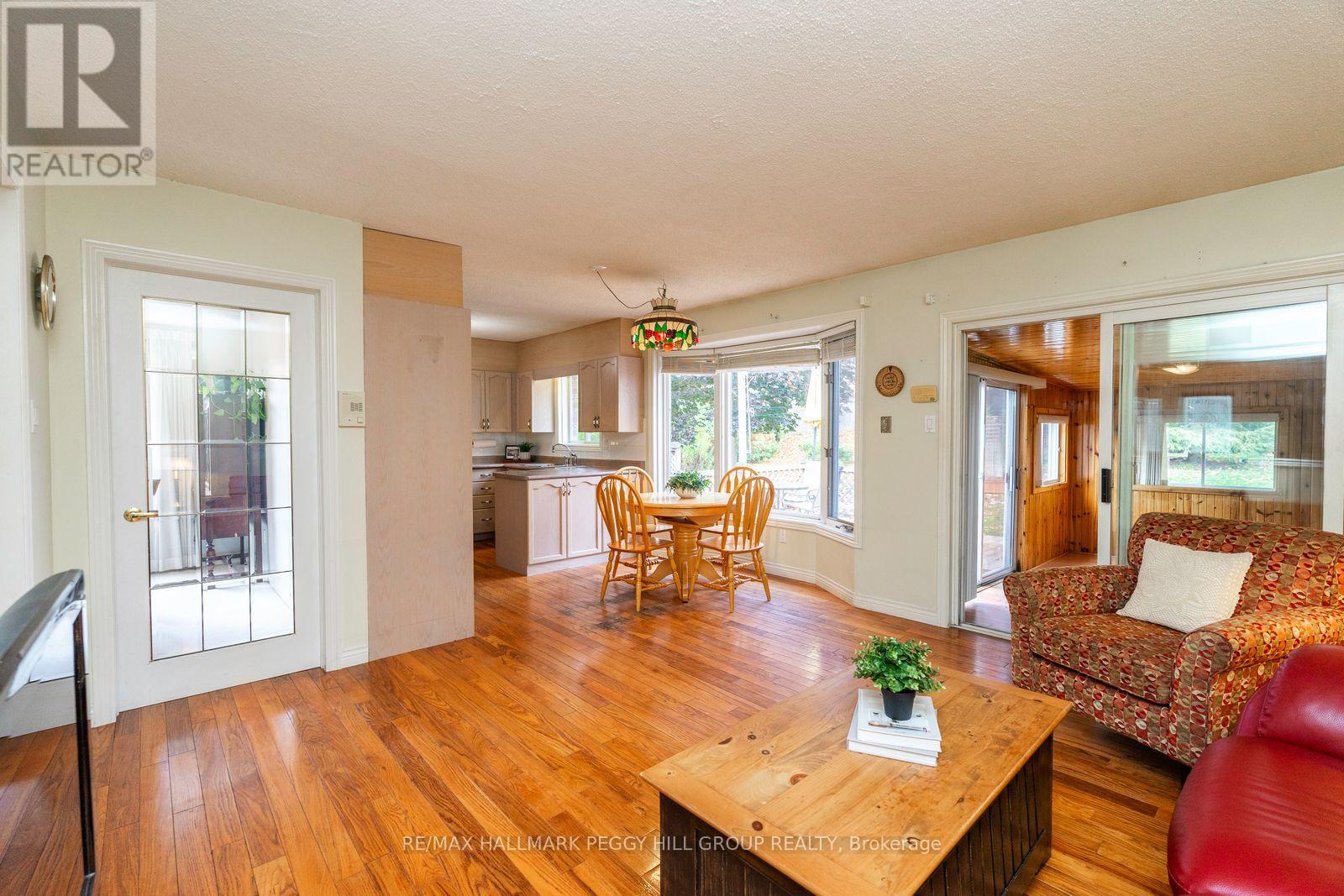 1992 Annecca Street, Innisfil, Ontario  L9S 1W8 - Photo 6 - N12538382