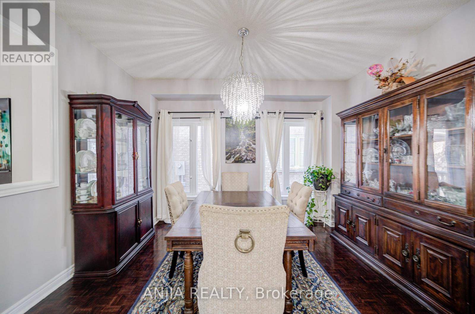 384 Highglen Avenue, Markham, Ontario  L3S 4J3 - Photo 10 - N12538450