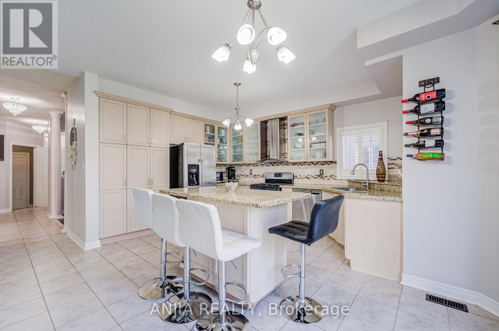 384 Highglen Avenue, Markham, Ontario  L3S 4J3 - Photo 16 - N12538450