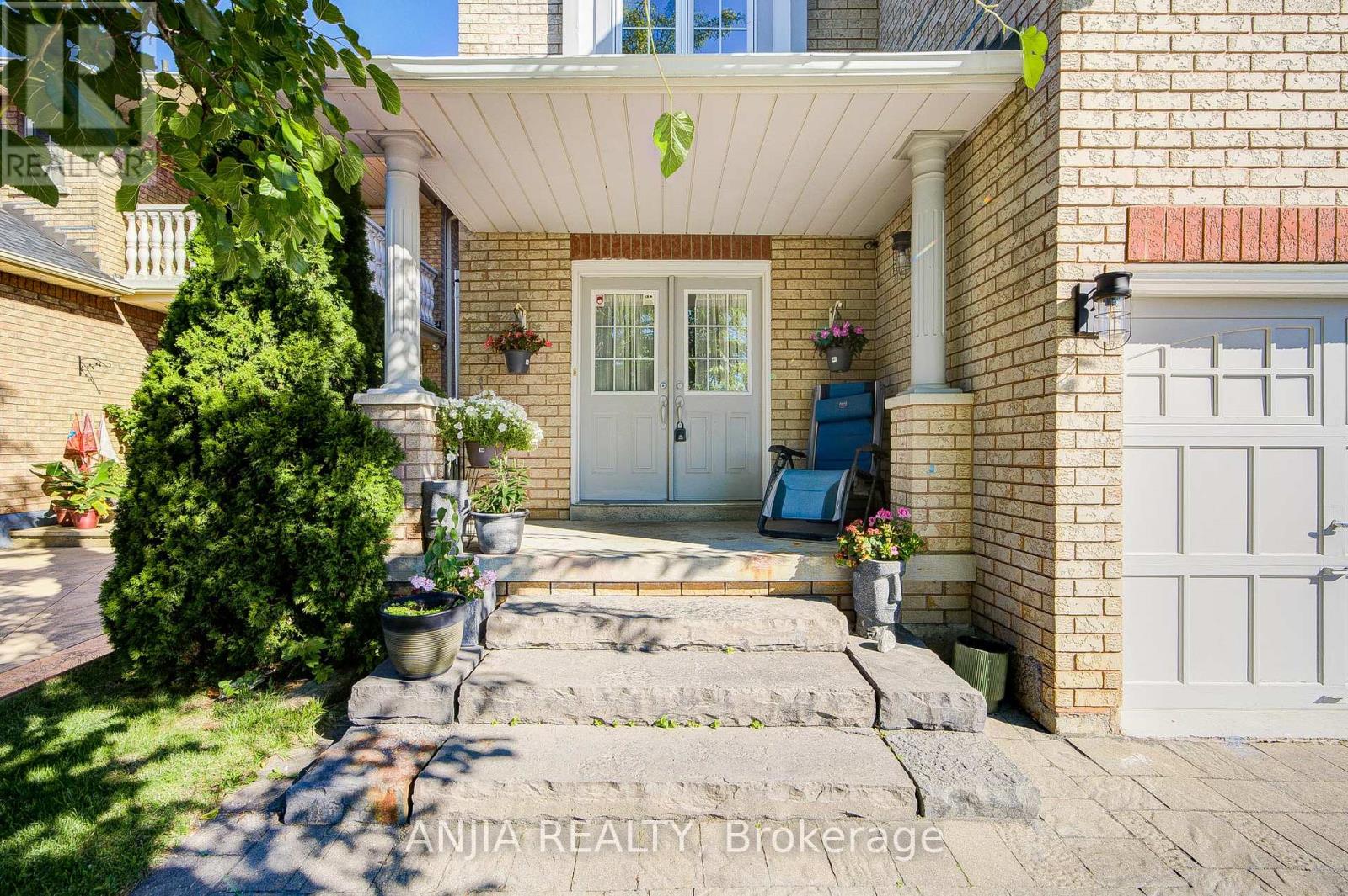 384 Highglen Avenue, Markham, Ontario  L3S 4J3 - Photo 2 - N12538450
